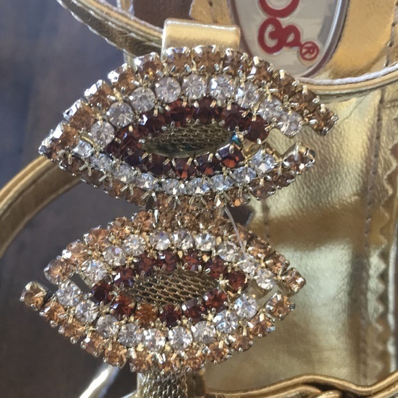 Two Lips Rhinestone High Heels-  6.5 - Picture 2 of 6